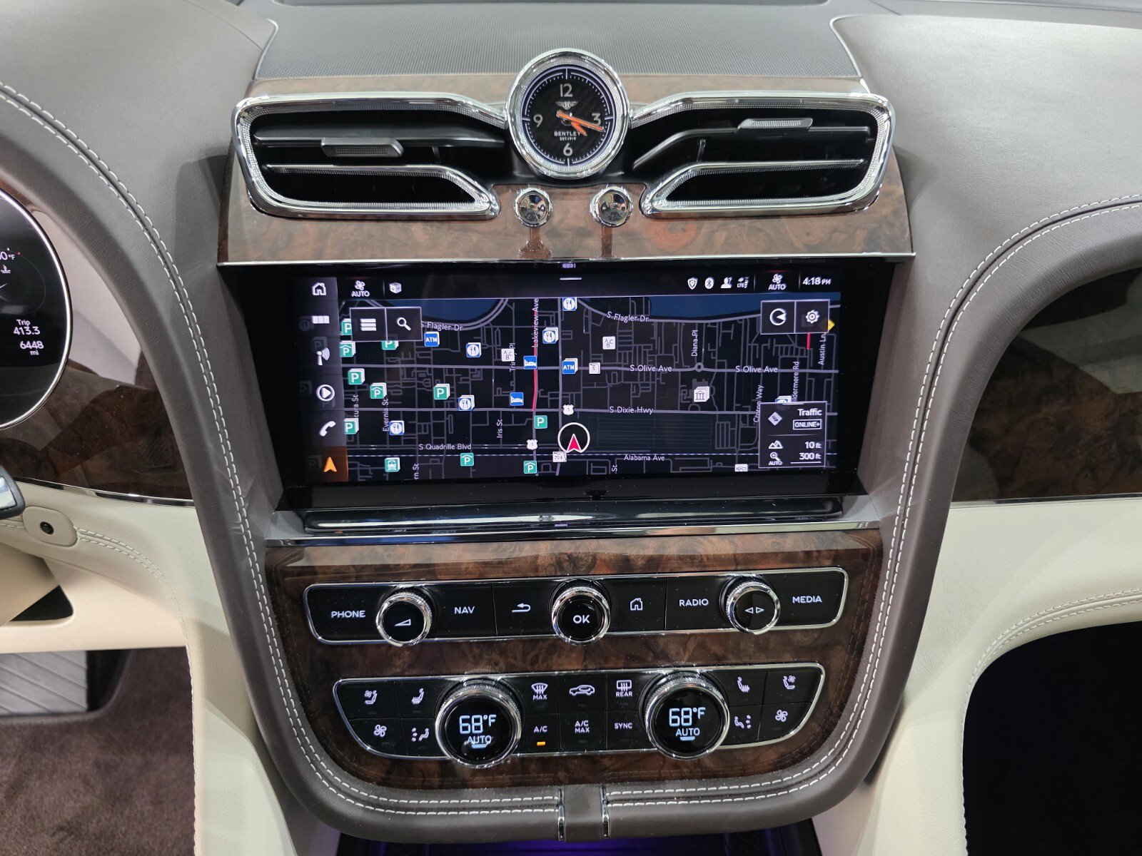 Used 2023 Bentley Bentayga image 19