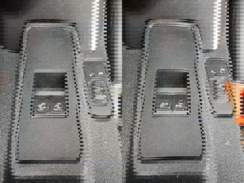 Used 2023 Ford Bronco Badlands image 23