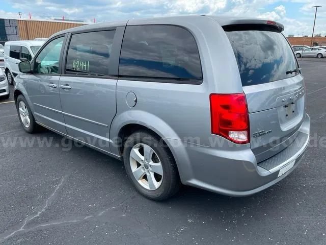 Used 2013 Dodge Grand Caravan SE FWD image 4