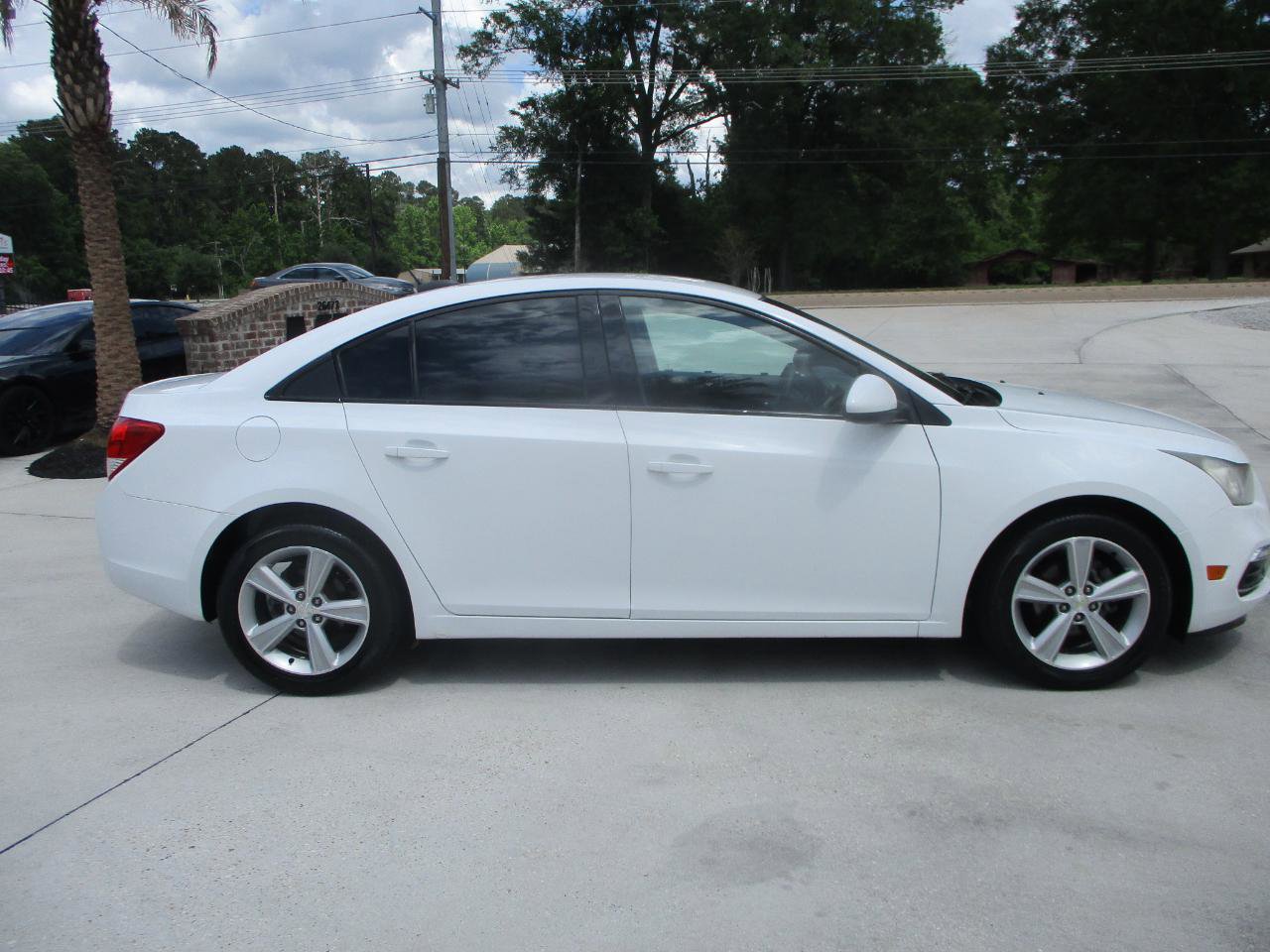 Used 2015 Chevrolet Cruze LT FWD image 16