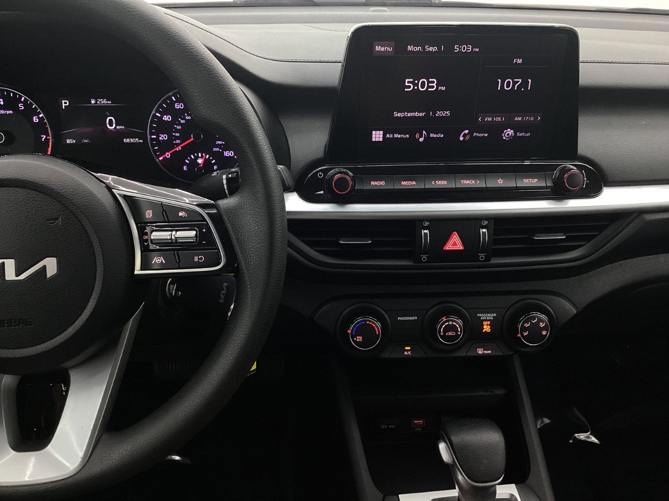 Used 2023 Kia Forte LXS image 32