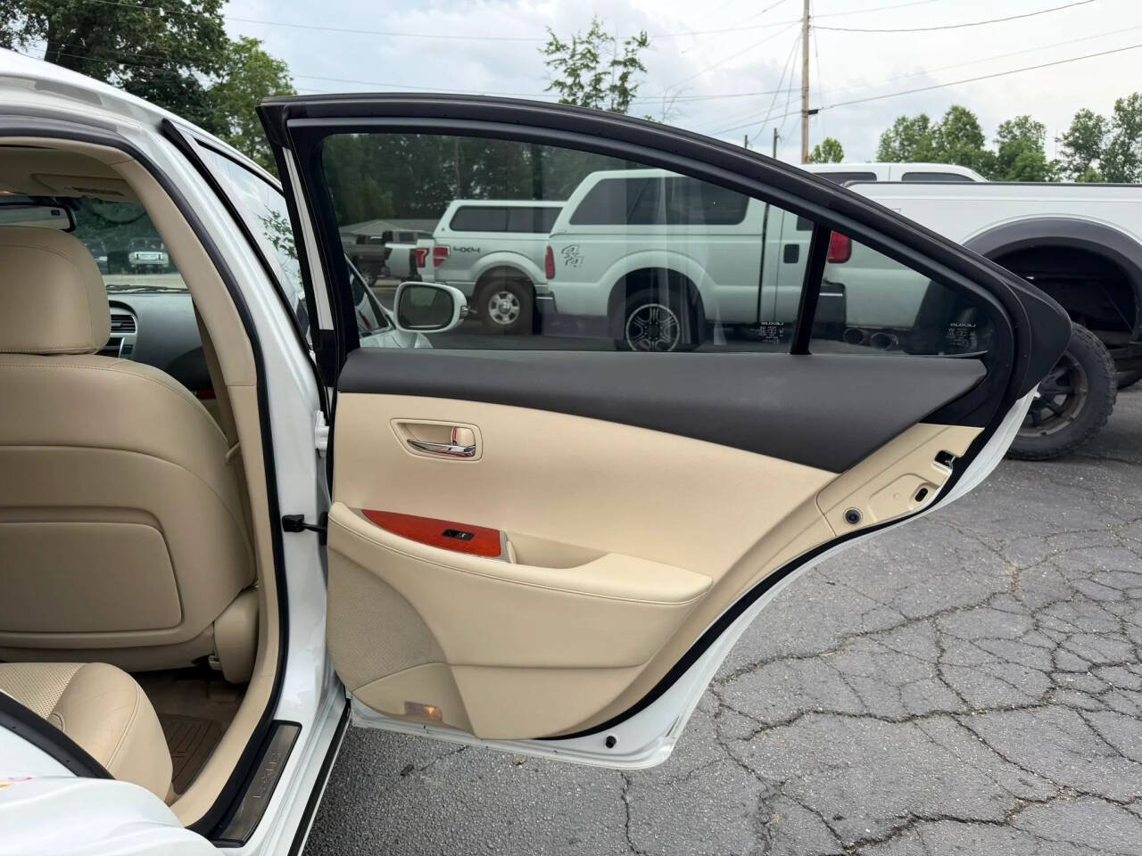 Used 2010 Lexus ES 350 FWD image 19