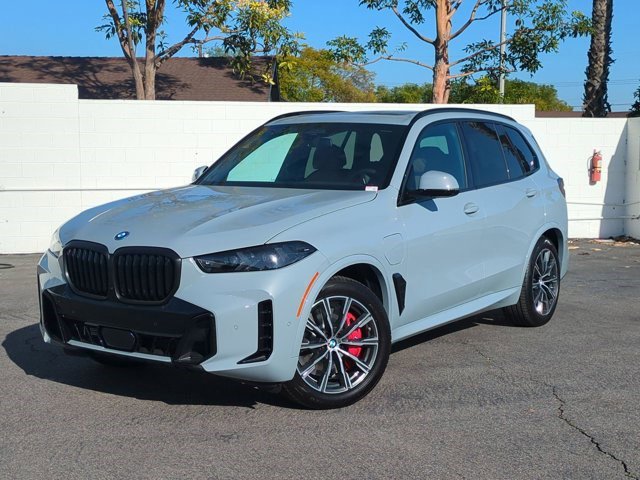 New 2026 BMW X5 xDrive50e w/ Executive Package