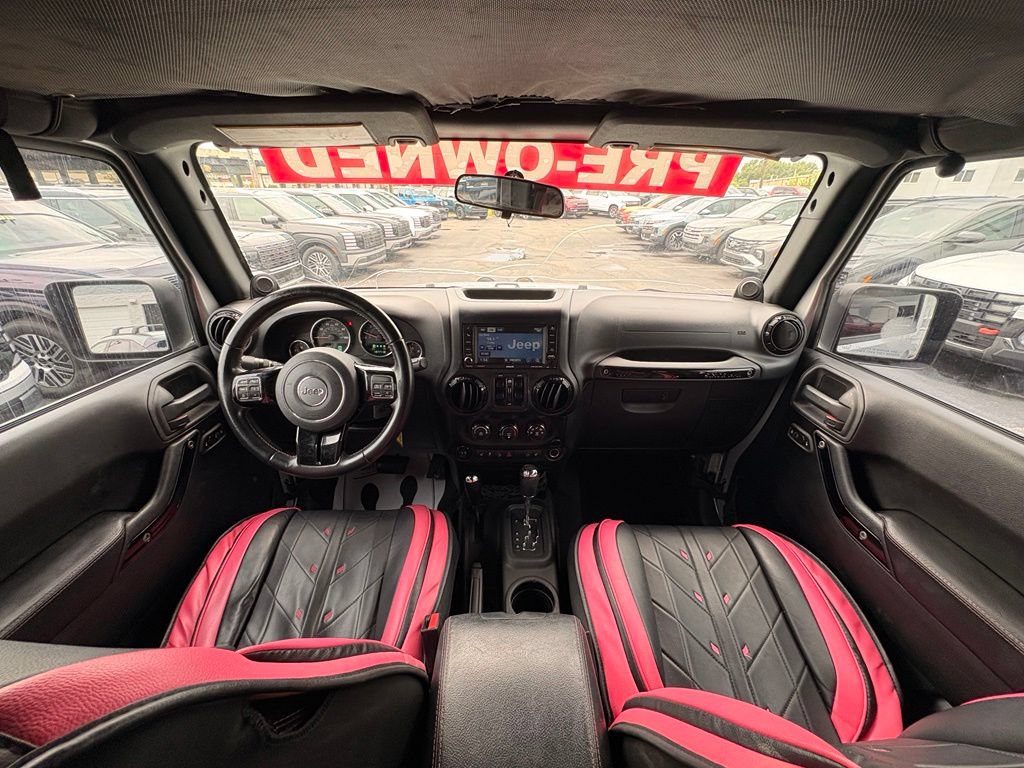 Used 2012 Jeep Wrangler Unlimited Sahara AWD/4WD image 26
