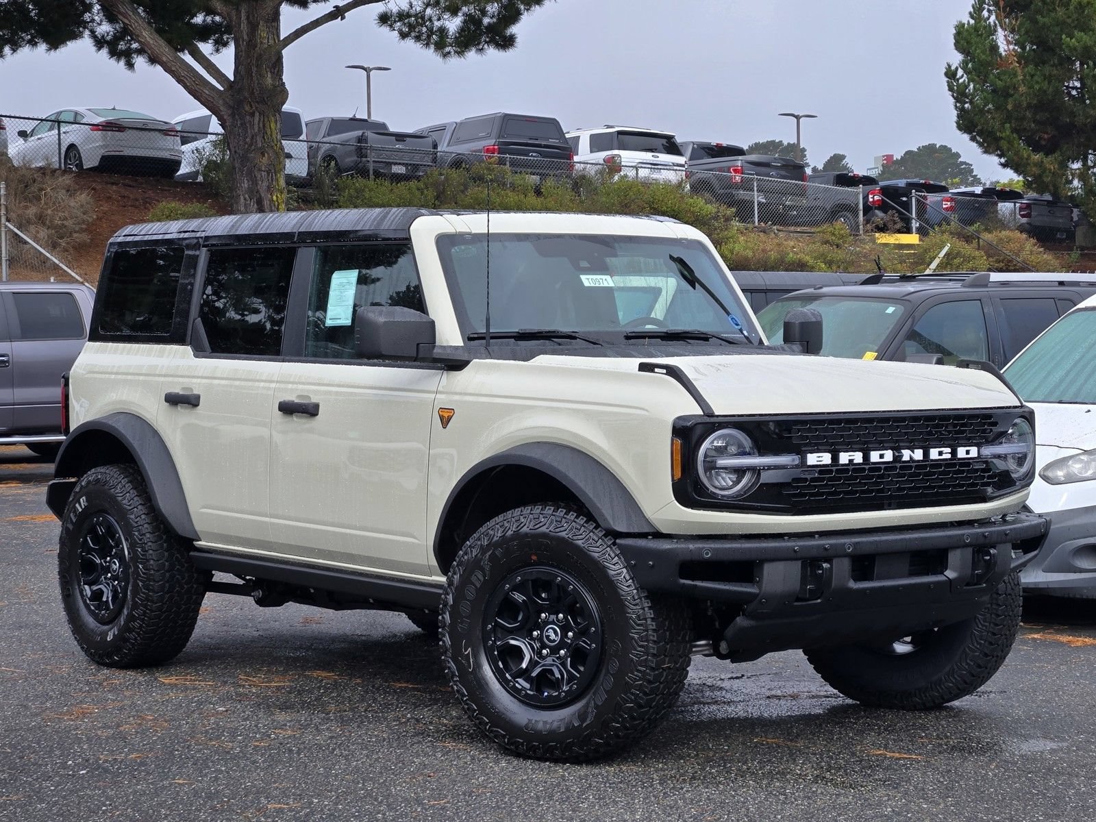 New 2026 Ford Bronco Badlands w/ Wildtrak Package AWD/4WD image 2