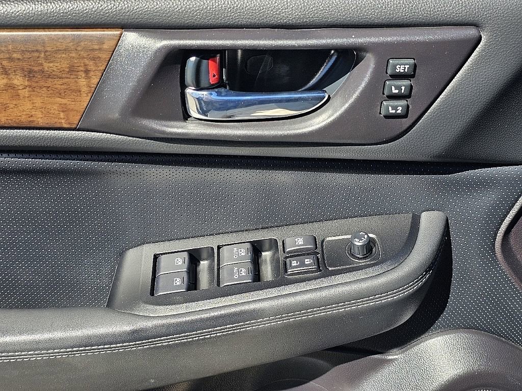 Used 2017 Subaru Outback 3.6R Limited w/ Popular Package #5 image 28