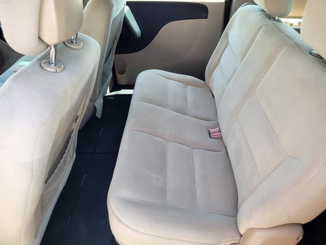 Used 2015 Dodge Grand Caravan American Value Package FWD image 12