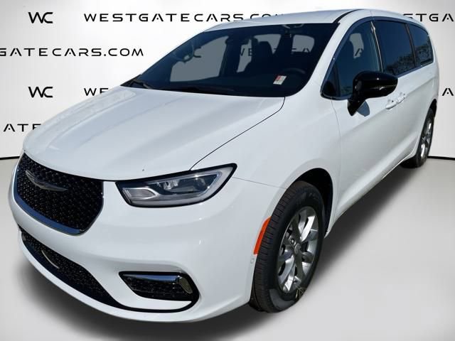 New 2026 Chrysler Pacifica Select image 1
