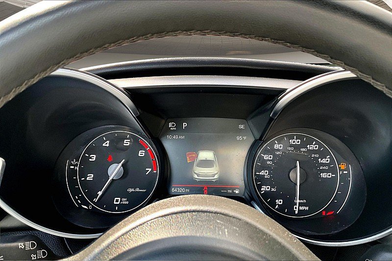 Used 2019 Alfa Romeo Giulia Ti RWD image 18