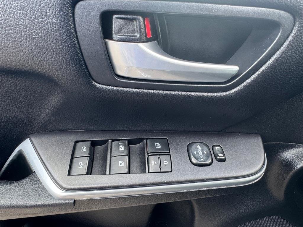 Used 2017 Toyota Camry SE FWD image 20