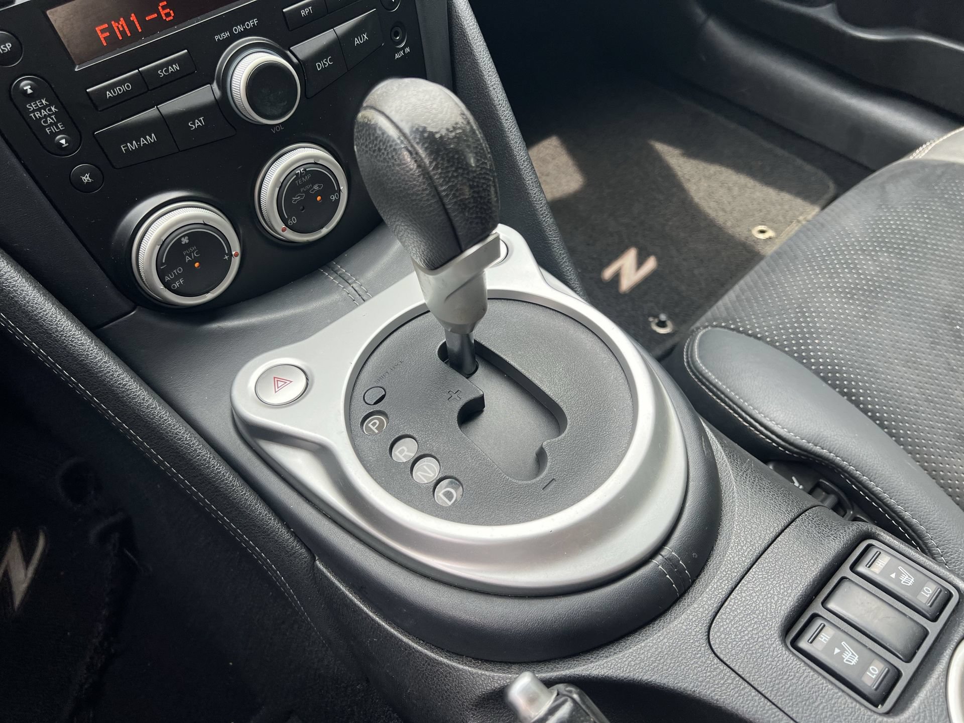 Used 2011 Nissan 370Z Touring RWD image 7