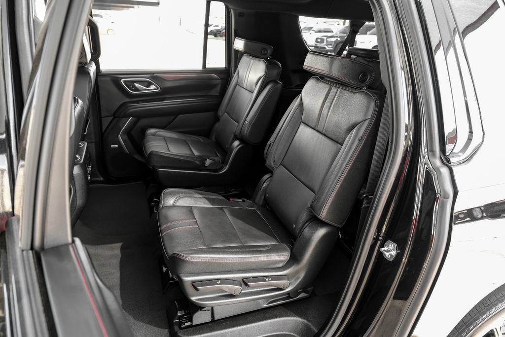 Used 2023 Chevrolet Suburban RST w/ Luxury Package RWD image 41