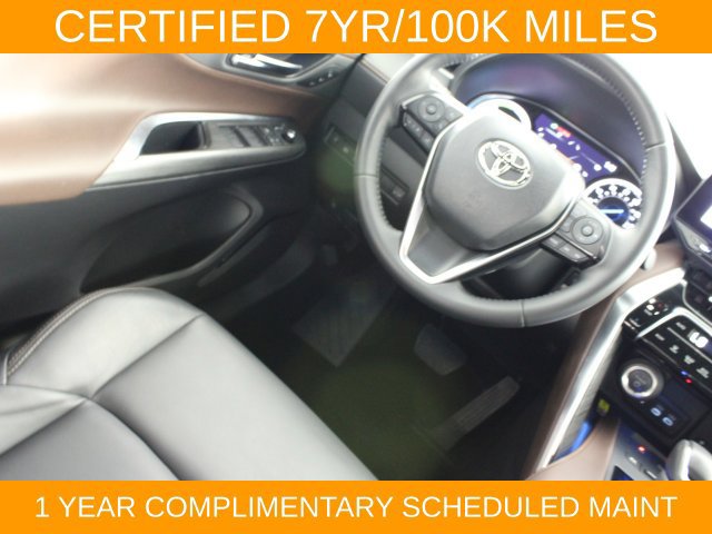 Used 2024 Toyota Venza XLE AWD/4WD image 14