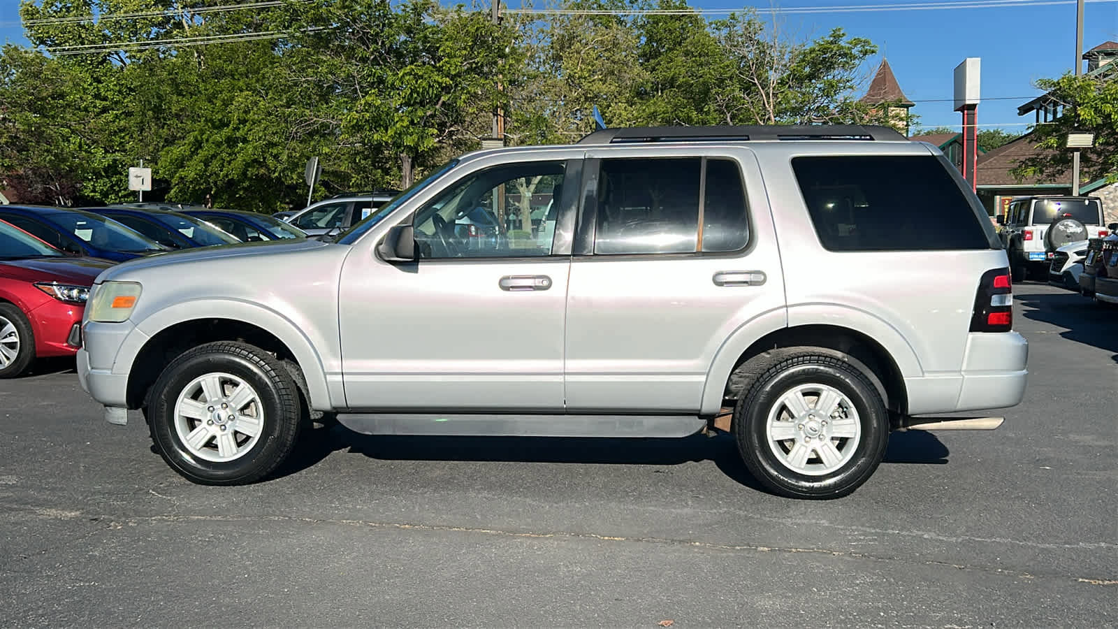 Used 2010 Ford Explorer XLT RWD image 8