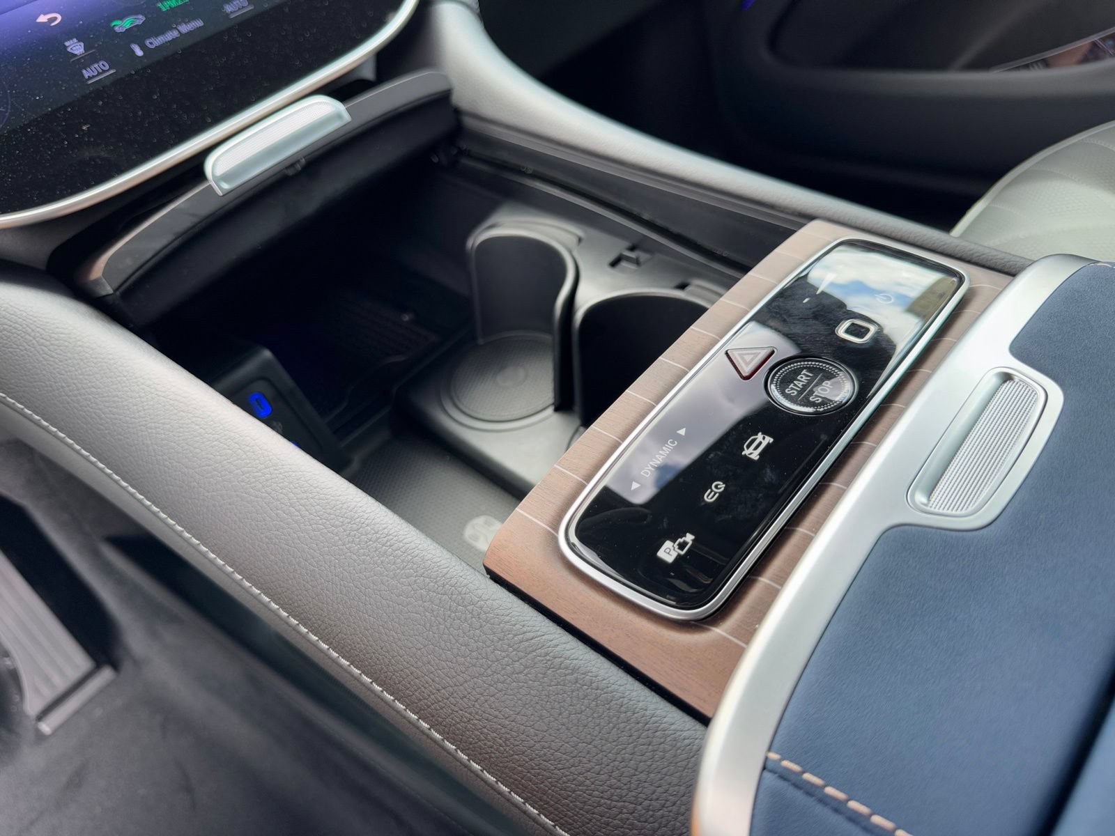 New 2026 Mercedes-Benz EQS 400 4MATIC SUV image 23