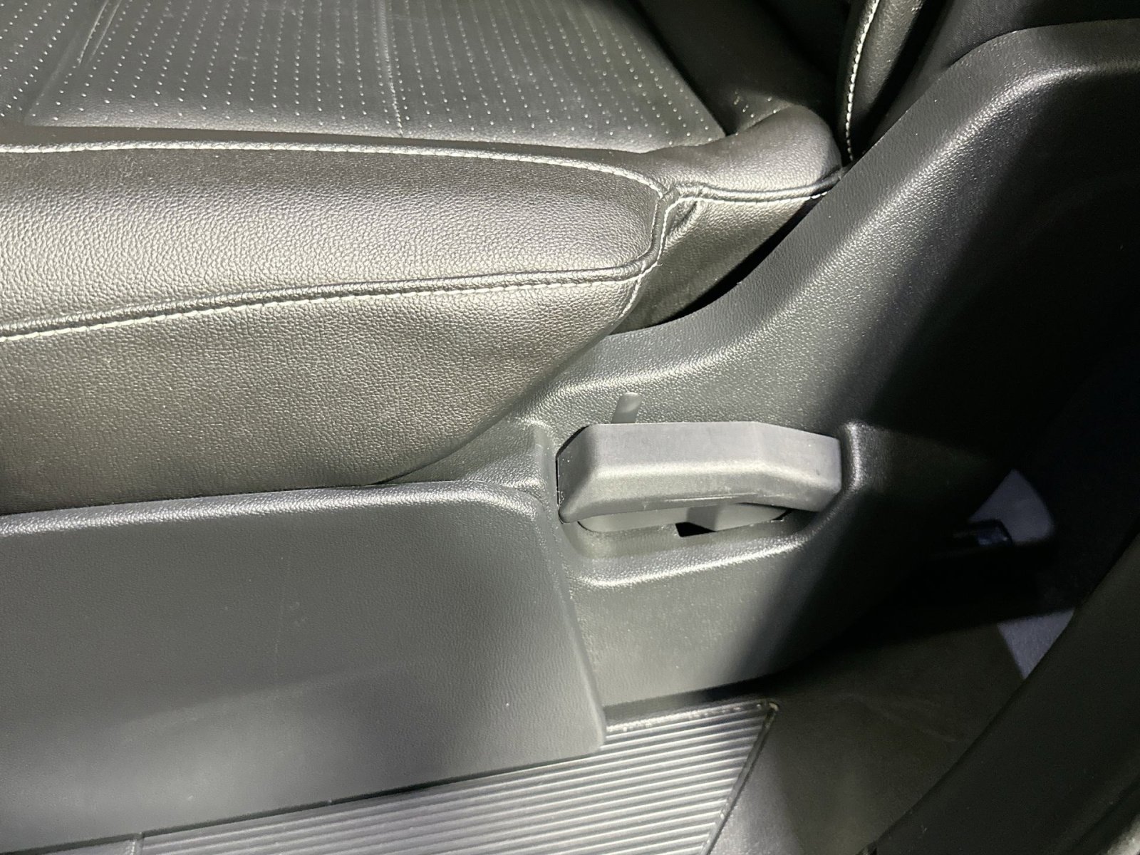 Used 2023 Volkswagen Atlas SEL R-Line image 35