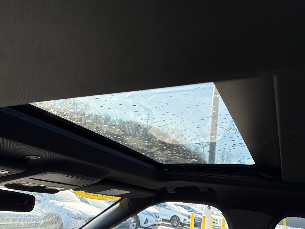 Used 2020 Ford Explorer Platinum w/ Premium Technology Package image 12