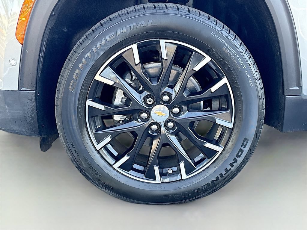 Used 2025 Chevrolet Traverse LT w/ Enhanced Driving Package AWD/4WD image 34