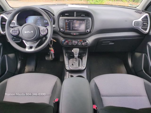 Used 2025 Kia Soul LX w/ LX Technology Package FWD image 16