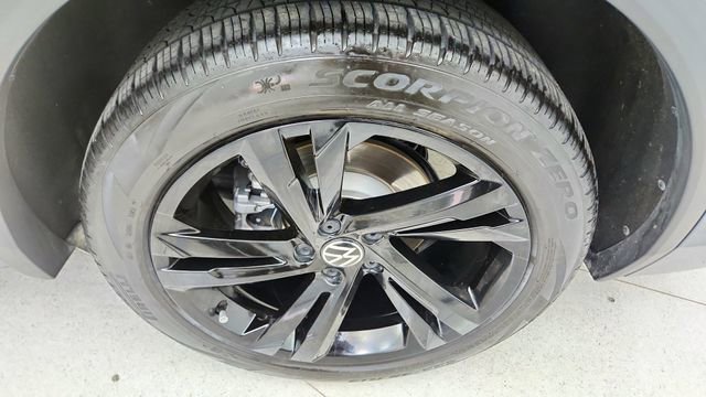 Used 2023 Volkswagen Tiguan SE R-Line image 59