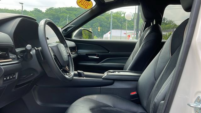 Used 2024 Toyota Grand Highlander AWD Hybrid image 10