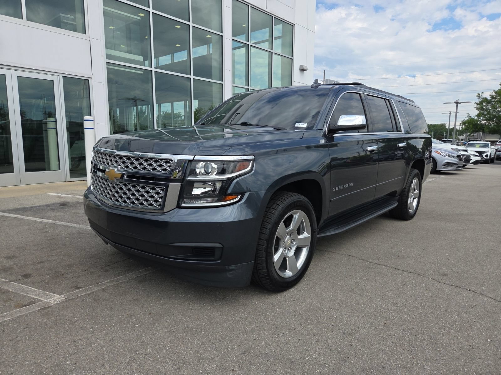 Used 2019 Chevrolet Suburban LS w/ All-Season Package AWD/4WD image 15