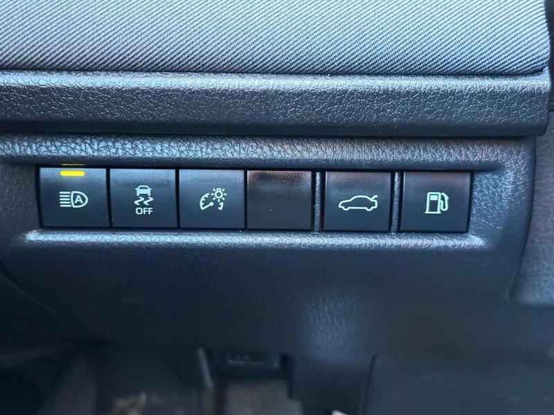 Used 2025 Toyota Camry LE image 29