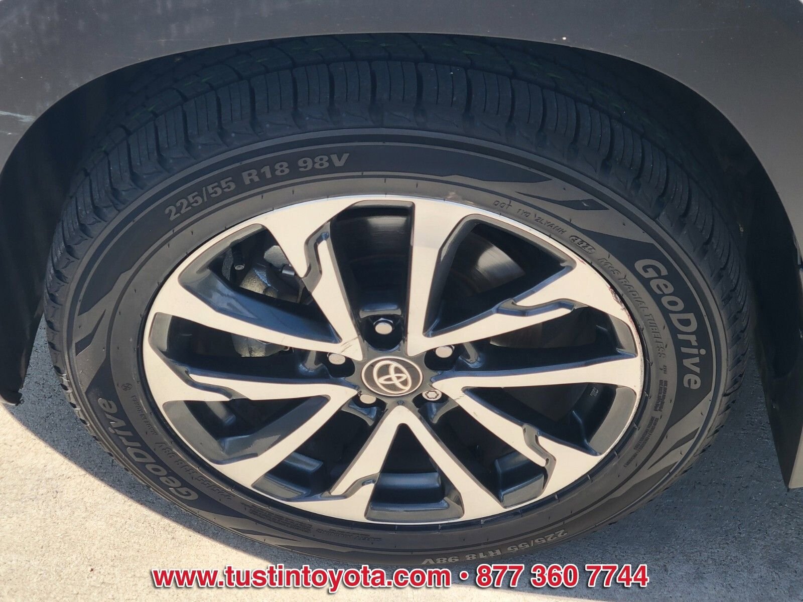 Certified 2022 Toyota Corolla Cross XLE w/ Convenience Package image 9