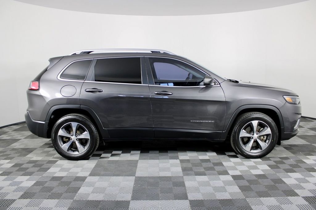 Used 2019 Jeep Cherokee Limited AWD/4WD image 9