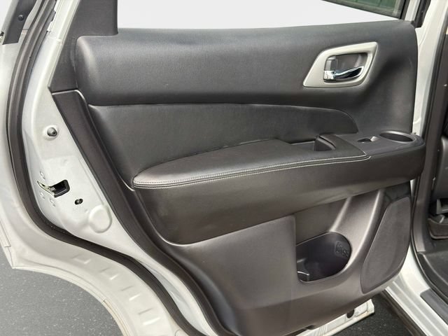 Used 2020 Nissan Pathfinder SV w/ Cargo Package FWD image 11