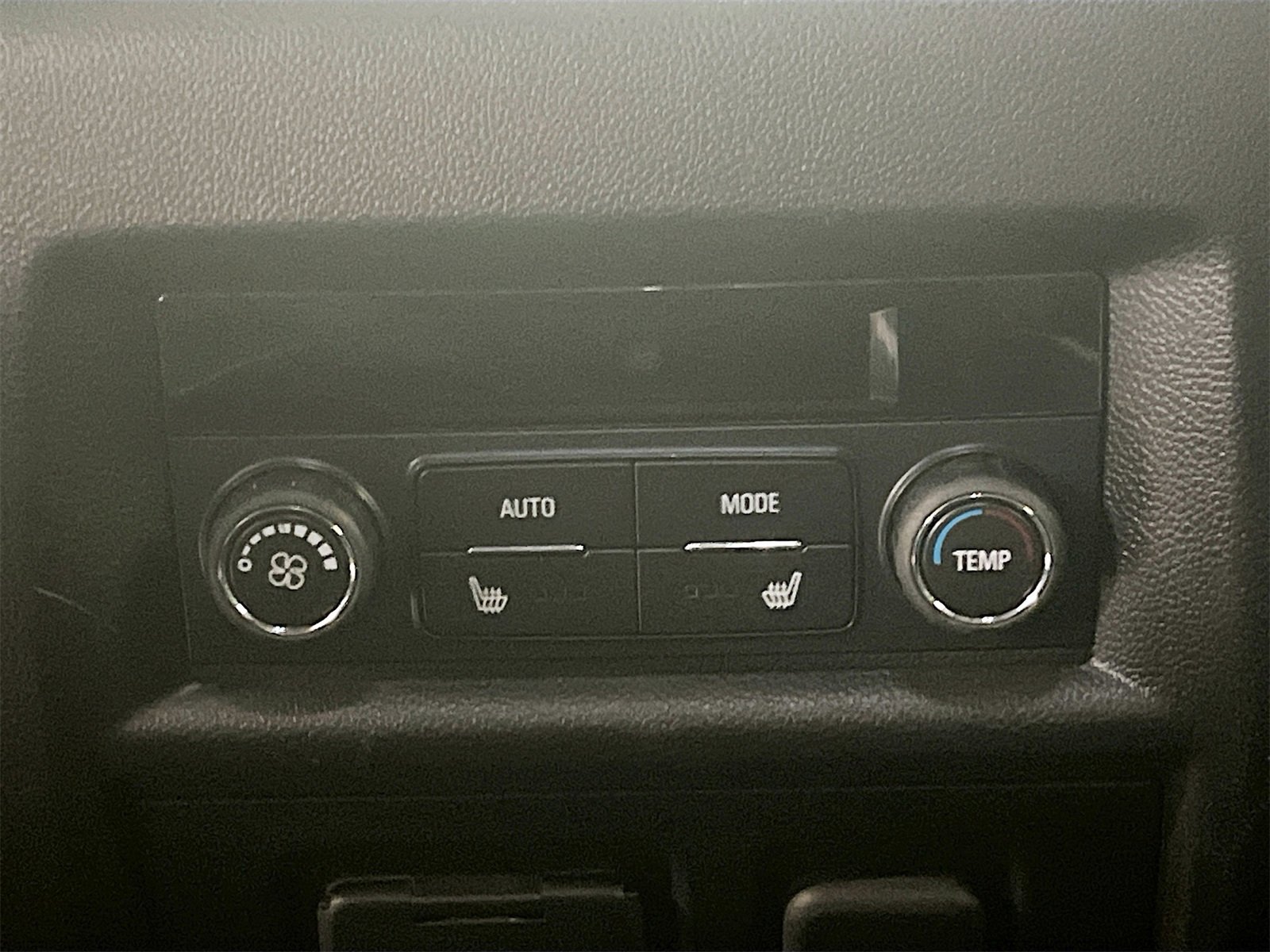 Used 2023 Chevrolet Traverse Premier w/ LPO, 'HIT The Road' Package image 28