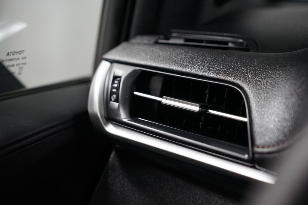 Used 2025 Toyota Sienna Limited image 25