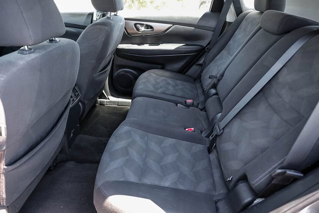 Used 2016 Nissan Rogue S AWD/4WD image 16