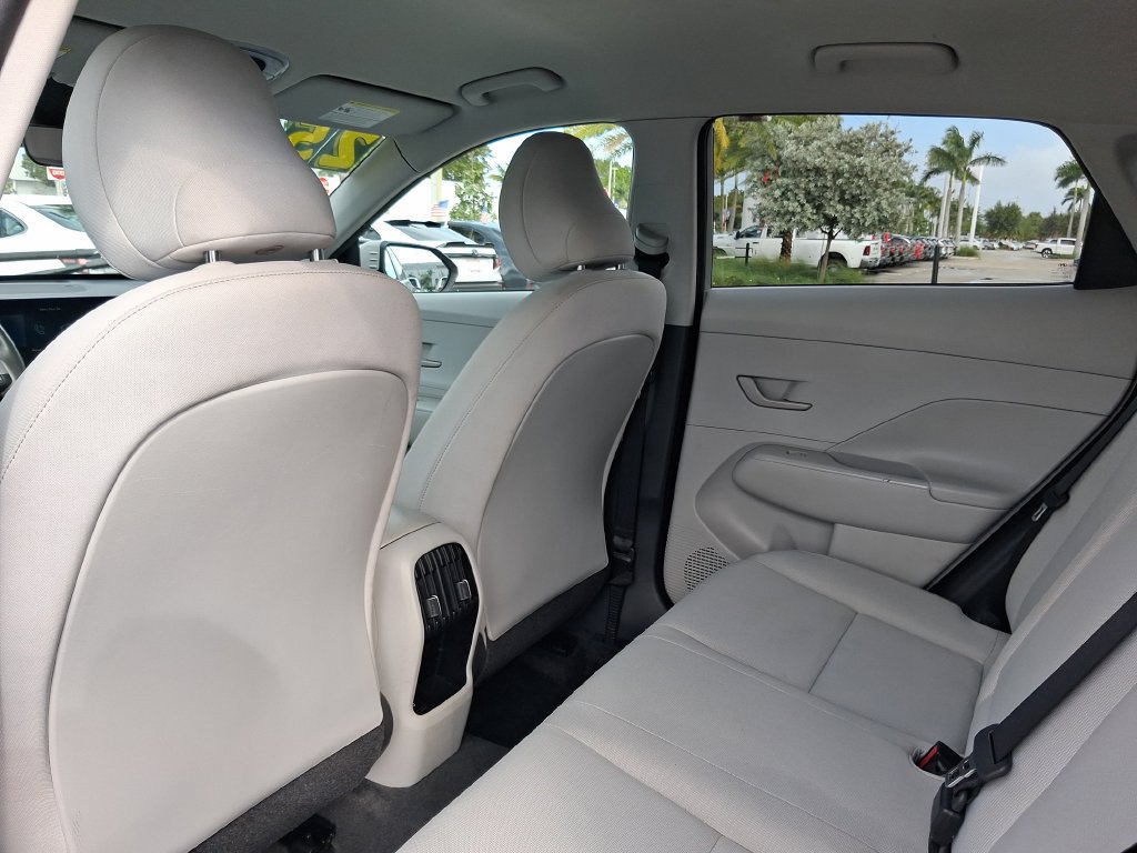 Used 2025 Hyundai Kona SEL AWD/4WD image 13
