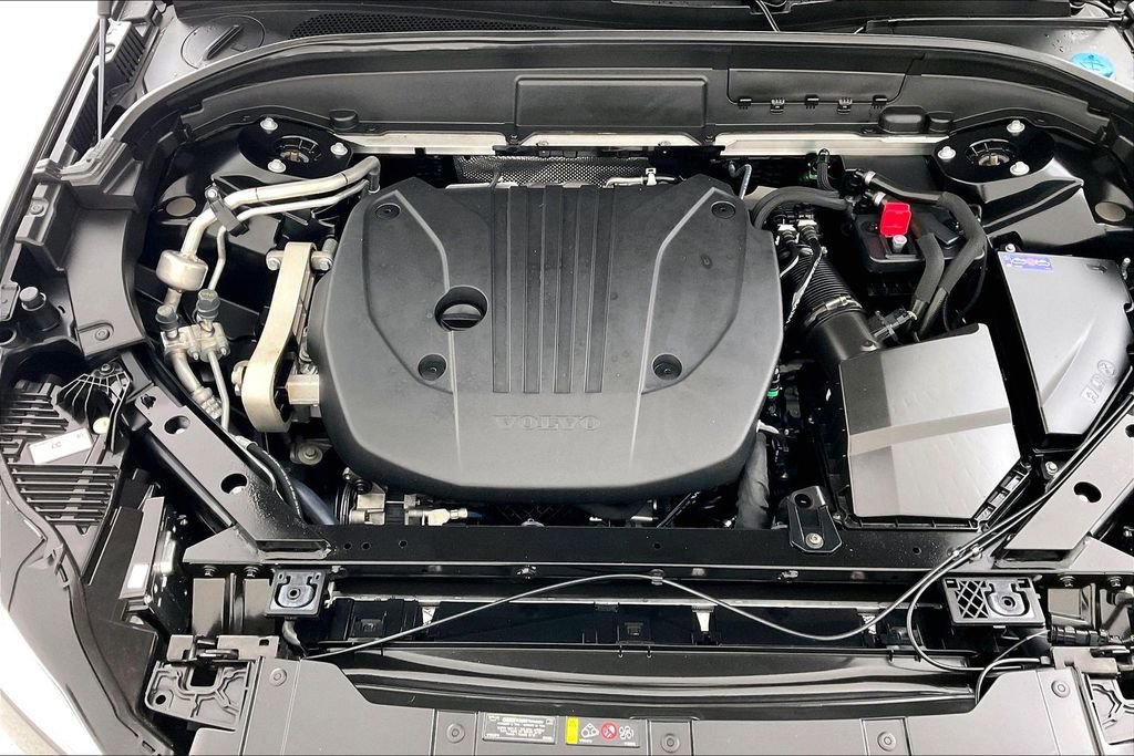 Certified 2023 Volvo XC60 B5 Plus w/ Protection Package Premier image 13