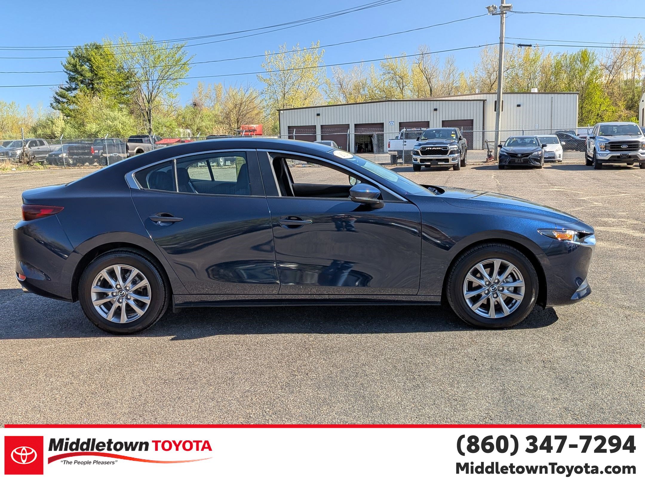 Used 2024 MAZDA MAZDA3 s FWD image 2