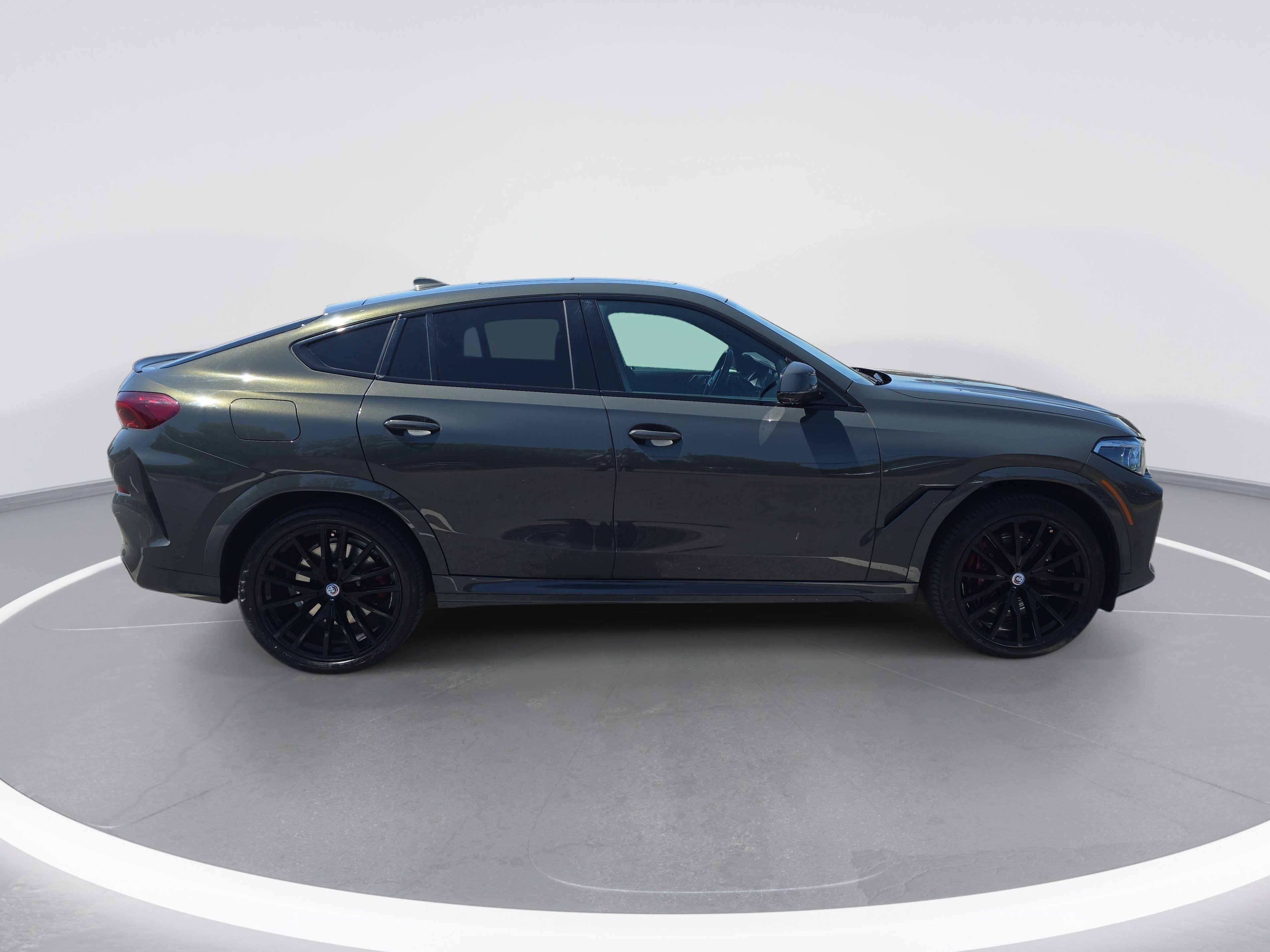 Used 2023 BMW X6 M50i w/ Executive Package AWD/4WD image 2