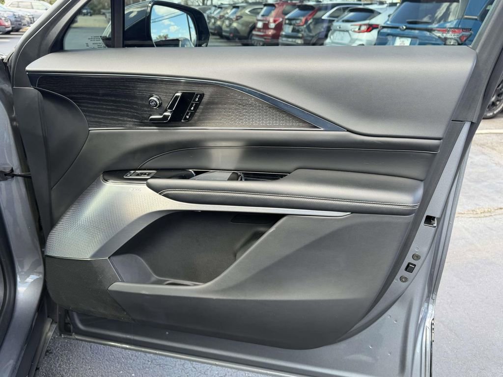 Used 2023 Cadillac Lyriq Luxury image 10