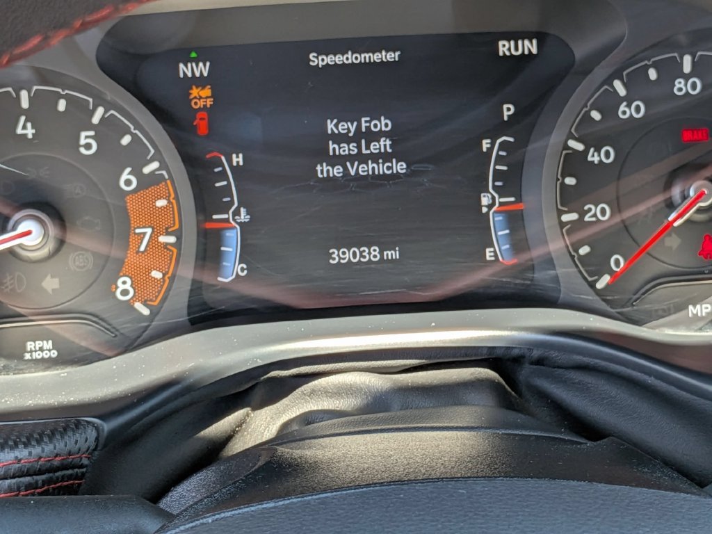 Used 2025 Jeep Compass Trailhawk AWD/4WD image 21