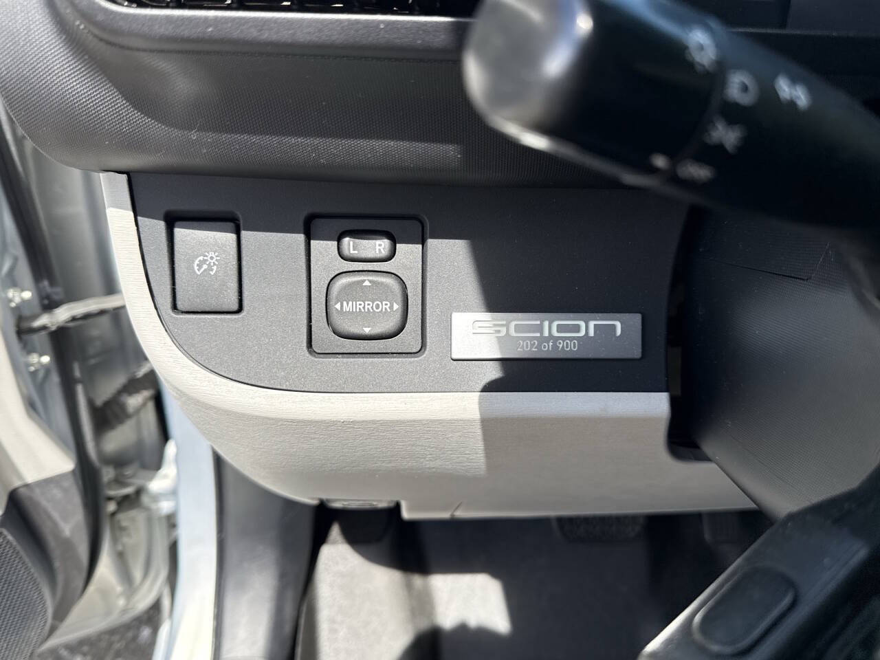 Used 2014 Scion iQ 10 Series FWD image 30