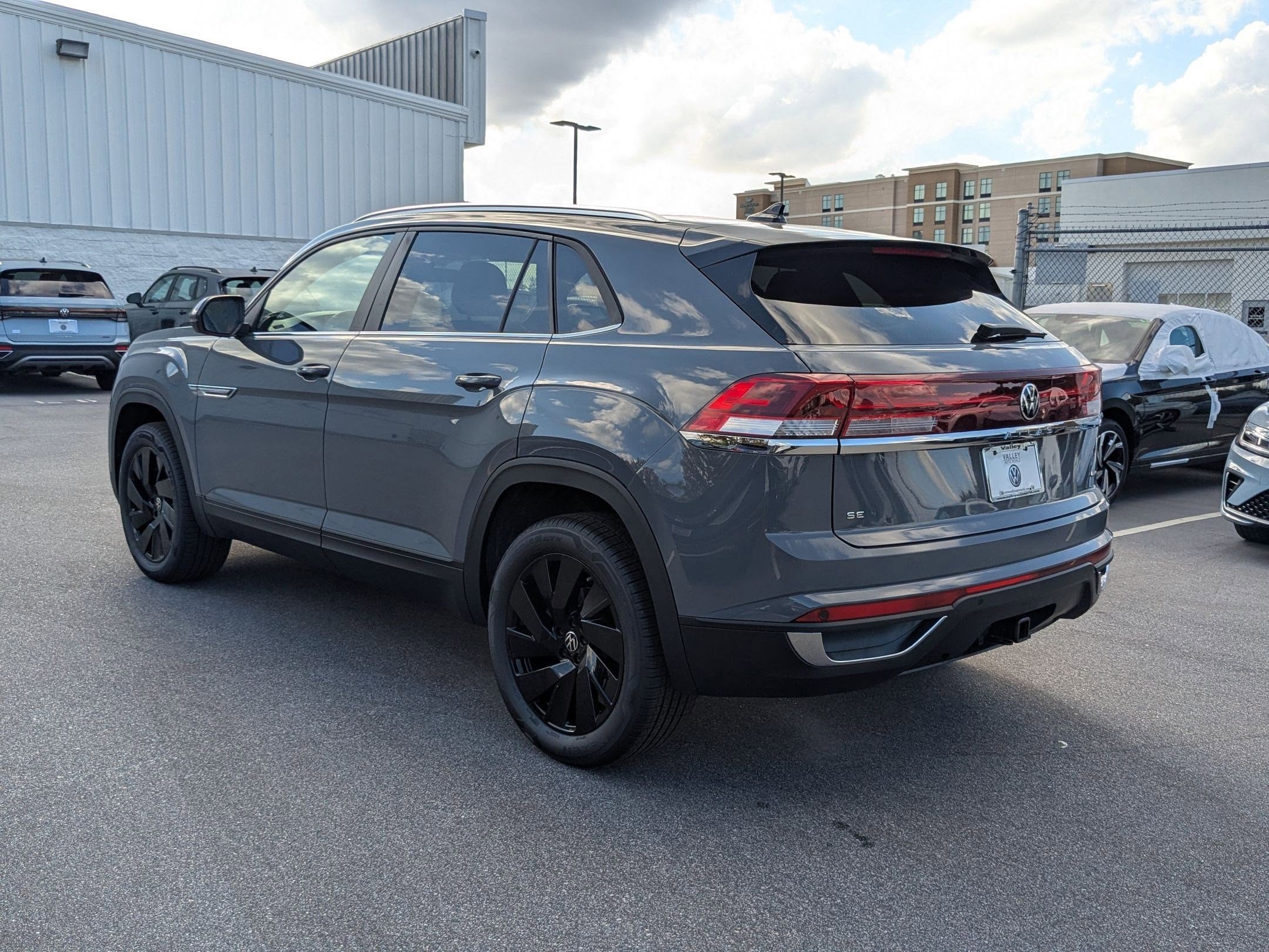 New 2026 Volkswagen Atlas Cross Sport SE image 5