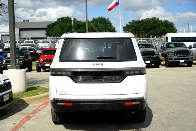 Used 2026 Jeep Grand Wagoneer Limited AWD/4WD image 7