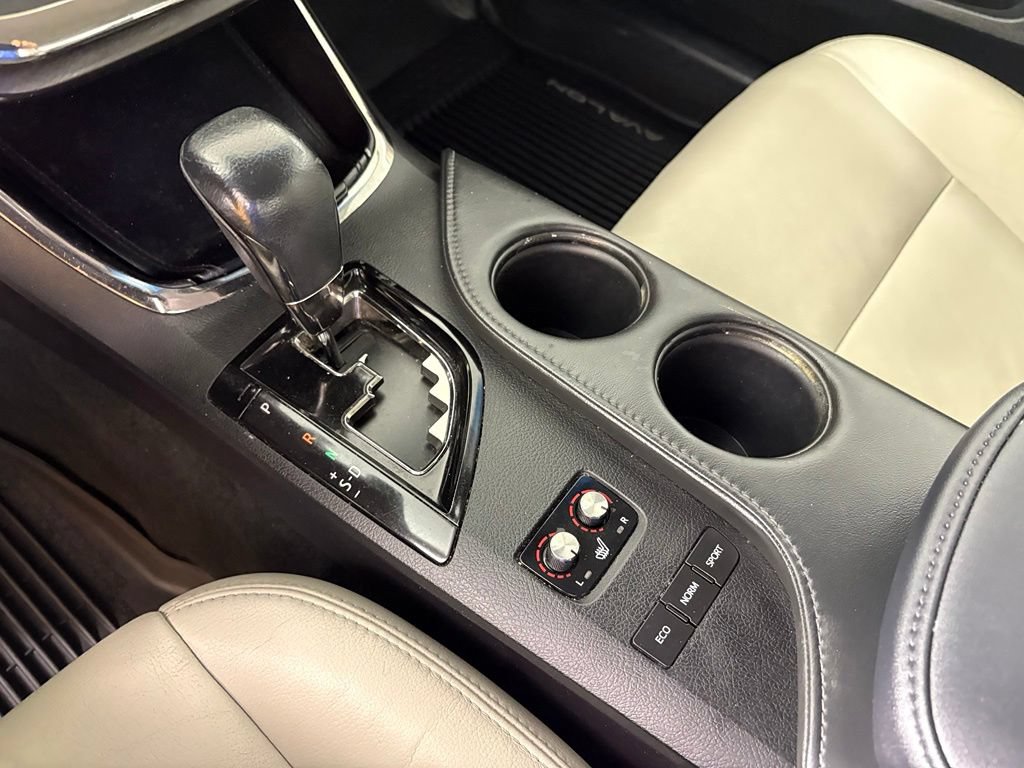 Used 2018 Toyota Avalon XLE w/ All Weather Liner Package FWD image 34