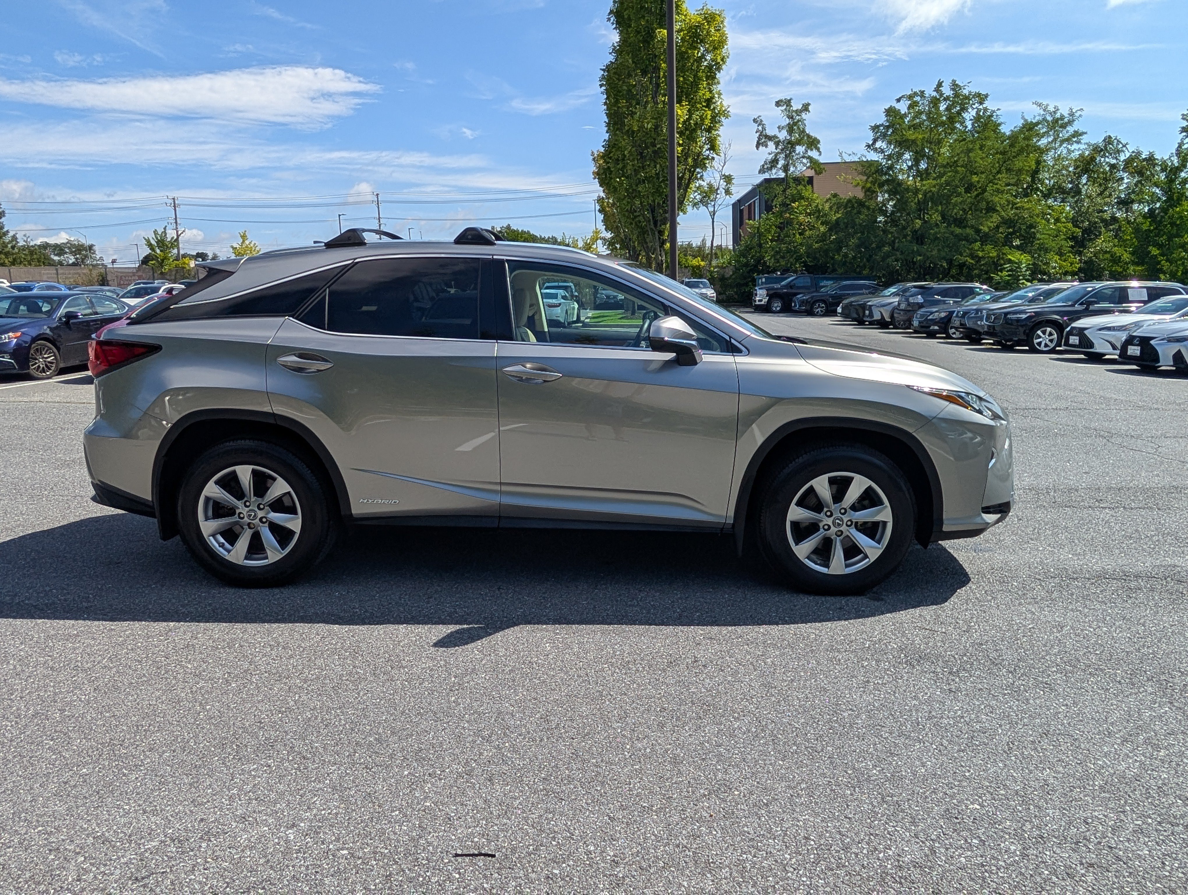 Used 2018 Lexus RX 450h AWD w/ Premium Package image 2