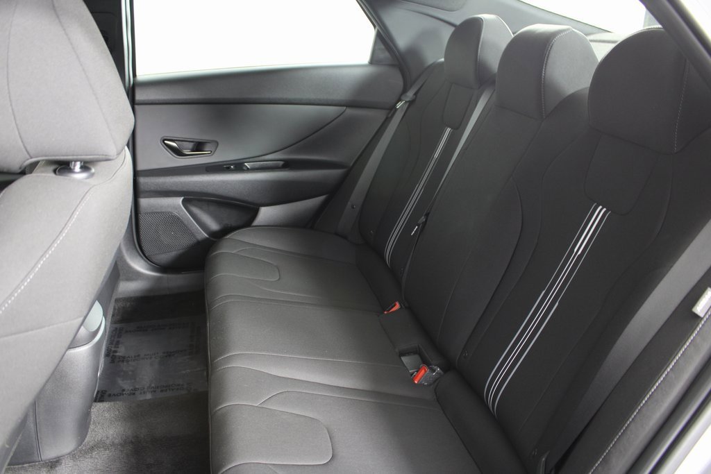 Certified 2025 Hyundai Elantra Sport image 16