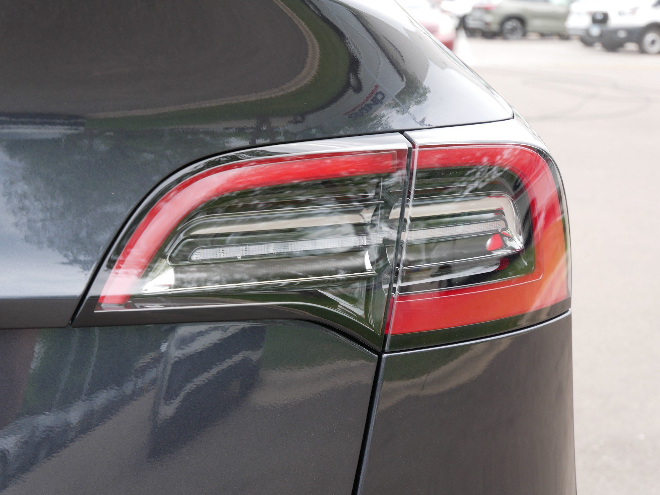 Used 2025 Tesla Model Y Long Range AWD/4WD image 17