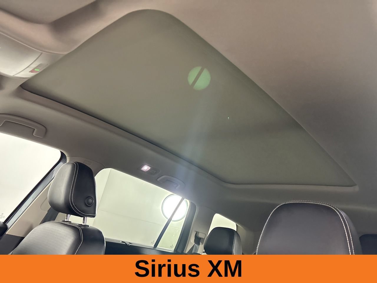 Used 2023 Volkswagen Atlas SE w/ Panoramic Sunroof Package FWD image 10