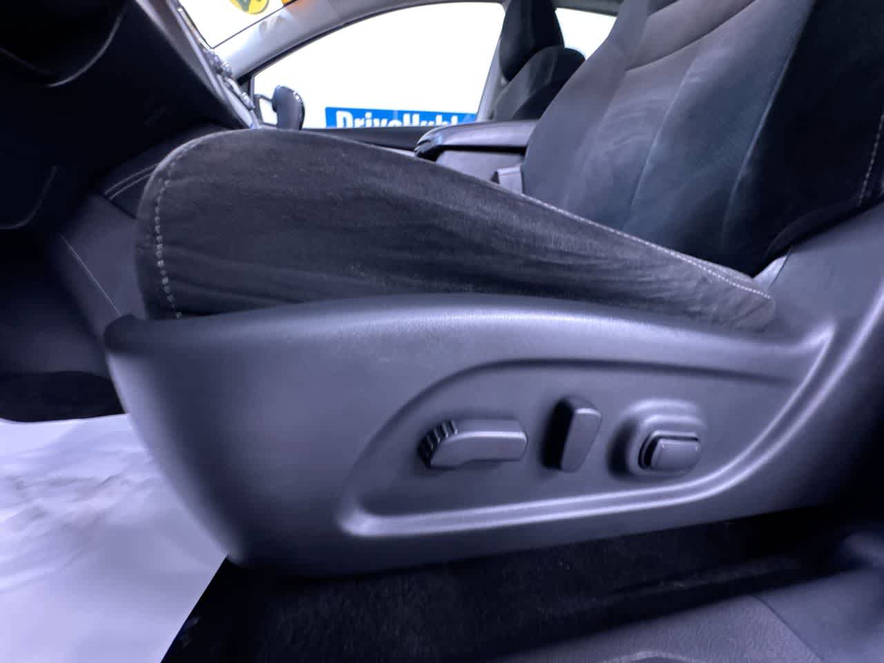 Used 2020 Nissan Murano SV AWD/4WD image 13