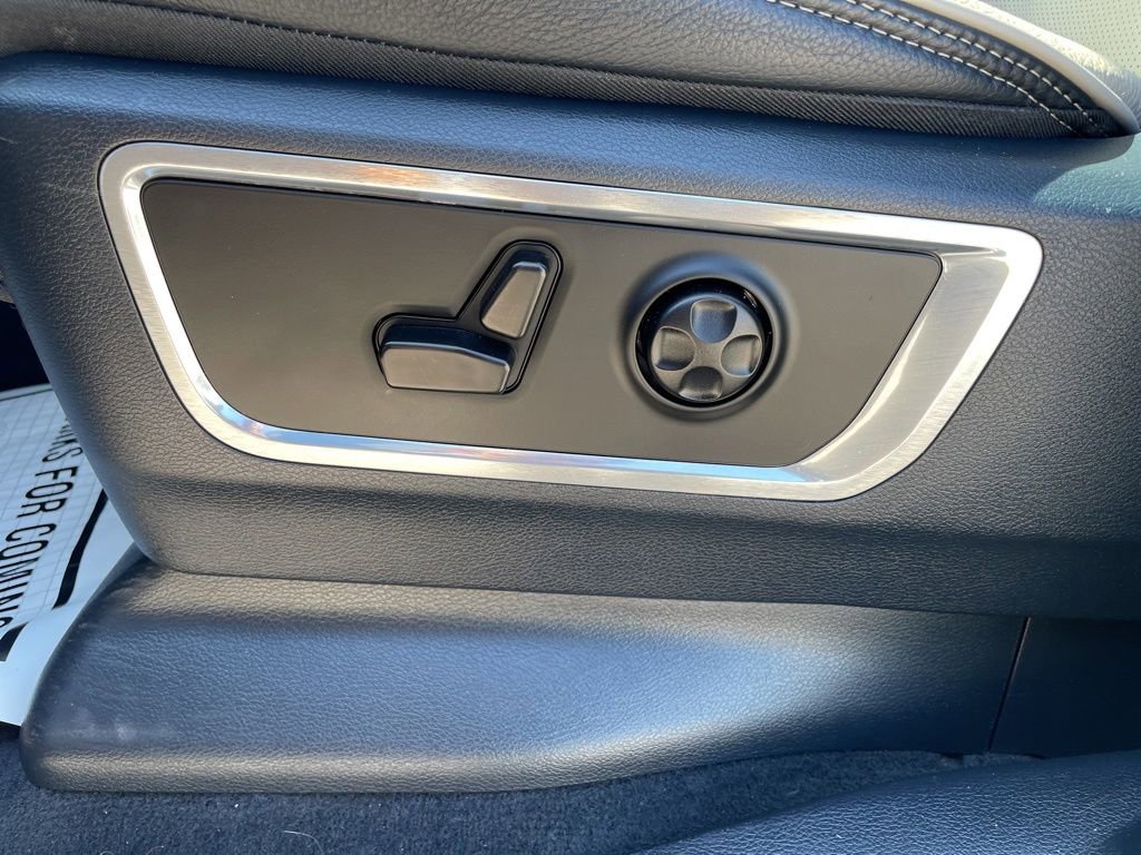 Used 2023 RAM 1500 Limited AWD/4WD image 12