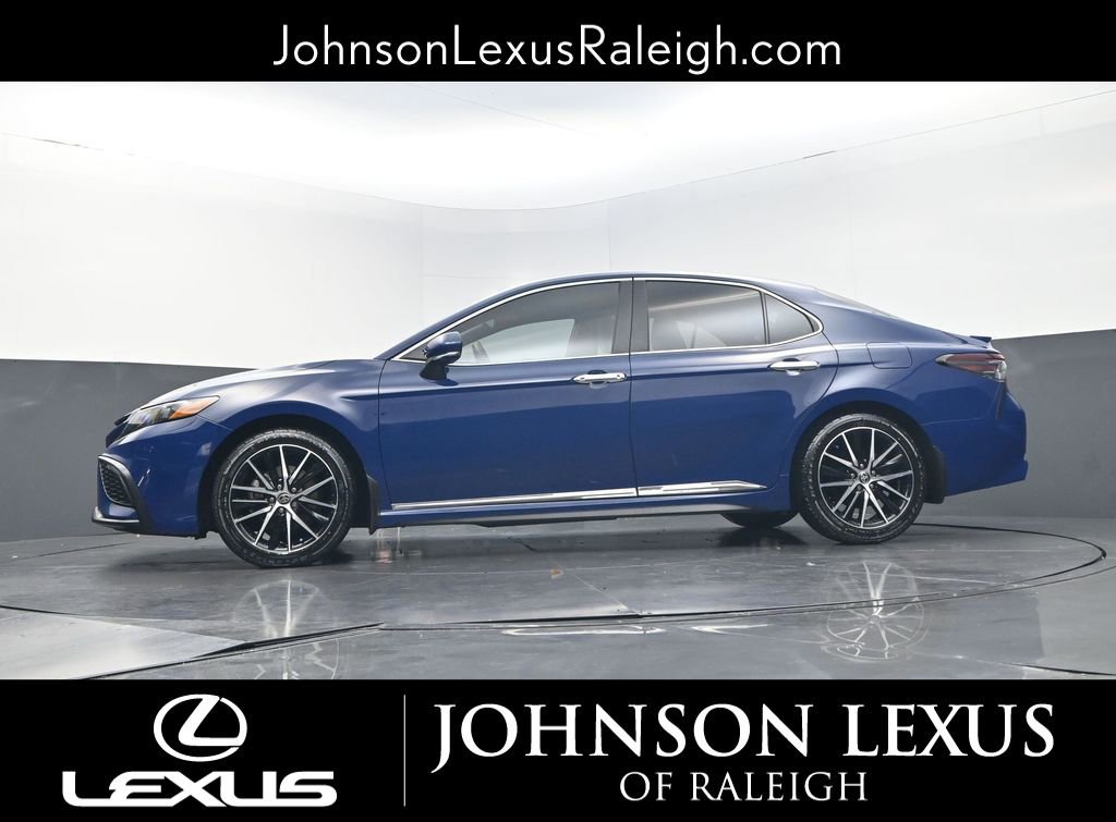 Used 2023 Toyota Camry SE w/ Cold Weather Package image 17